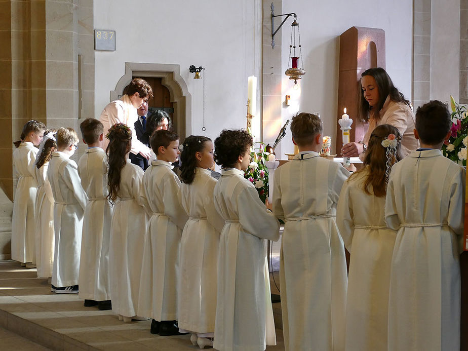 Feier der 1. Heiligen Kommunion in Sankt Crescentius (Foto: Karl-Franz Thiede)